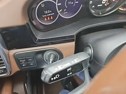 Photo 17 Porsche Cayenne  E-Hybrid 3.0 V6 462 ch Tiptronic BVA