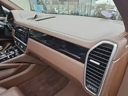 Photo 91 Porsche Cayenne  E-Hybrid 3.0 V6 462 ch Tiptronic BVA