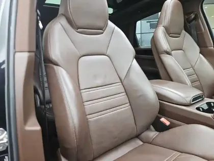 Photo 90 Porsche Cayenne  E-Hybrid 3.0 V6 462 ch Tiptronic BVA