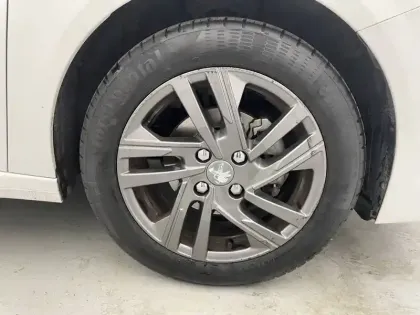 Photo 17 Peugeot 208  PureTech 75 S&S BVM5