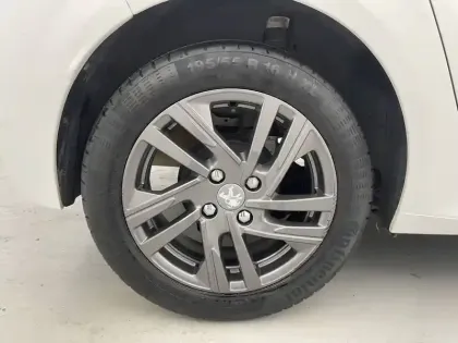 Photo 18 Peugeot 208  PureTech 75 S&S BVM5