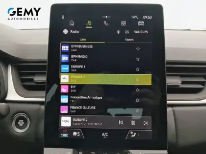 Photo 12 Renault Captur  E-Tech full hybrid 145 ch