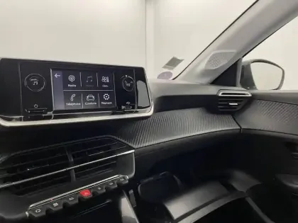 Photo 27 Peugeot 208  PureTech 75 S&S BVM5