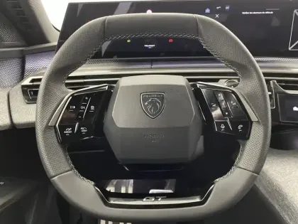 Photo 22 Peugeot 5008  Hybrid 145 e-DCS6