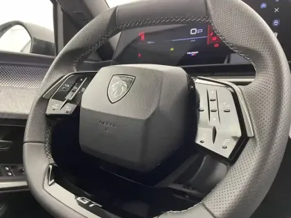 Photo 60 Peugeot 5008  Hybrid 145 e-DCS6