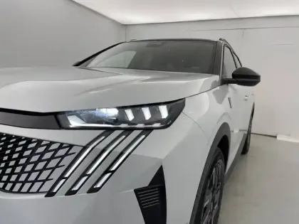 Photo 23 Peugeot 5008  Hybrid 145 e-DCS6