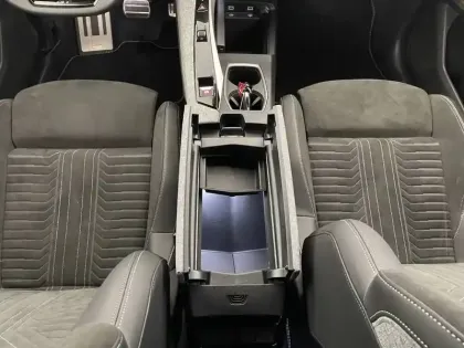 Photo 24 Peugeot 5008  Hybrid 145 e-DCS6