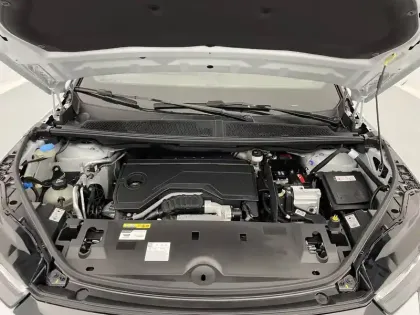 Photo 52 Peugeot 5008  Hybrid 145 e-DCS6