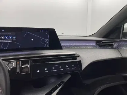 Photo 27 Peugeot 5008  Hybrid 145 e-DCS6