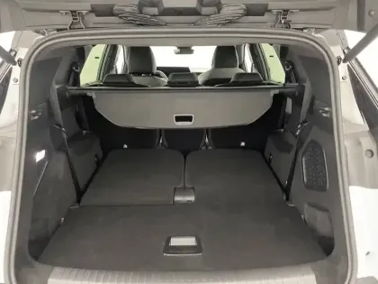 Photo 44 Peugeot 5008  Hybrid 145 e-DCS6