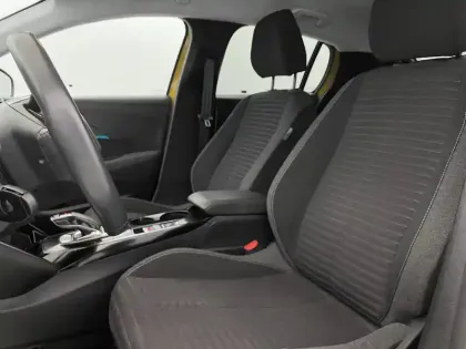 Photo 13 Peugeot 208  Electrique 50 kWh 136ch