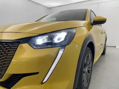 Photo 23 Peugeot 208  Electrique 50 kWh 136ch