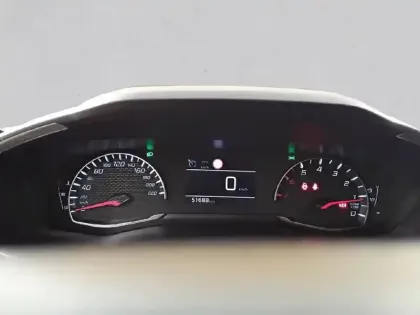 Photo 47 Peugeot 208  PureTech 100 S&S BVM6