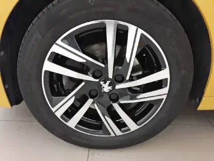 Photo 12 Peugeot 208  PureTech 100 S&S BVM6