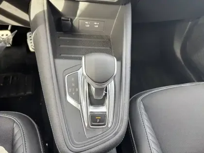 Photo 36 Renault Captur  E-Tech full hybrid 145 ch