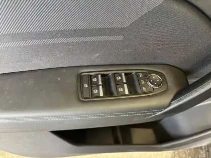 Photo 103 Renault Captur  E-Tech full hybrid 145 ch