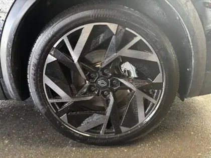 Photo 8 Renault Captur  E-Tech full hybrid 145 ch