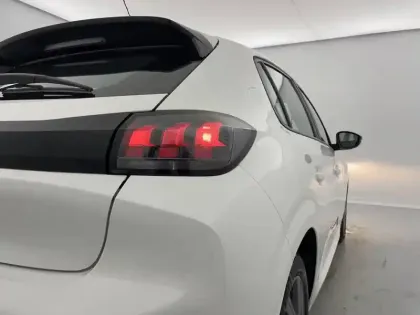 Photo 30 Peugeot 208  PureTech 75 S&S BVM5