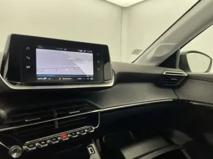 Photo 27 Peugeot 208  PureTech 75 S&S BVM5