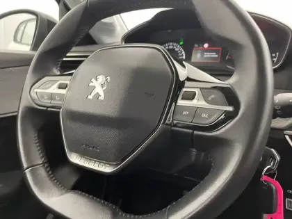 Photo 92 Peugeot 208  PureTech 75 S&S BVM5