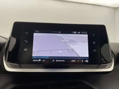 Photo 83 Peugeot 208  PureTech 75 S&S BVM5