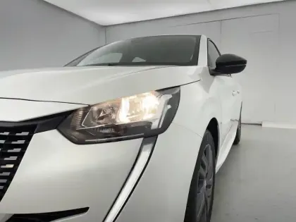 Photo 23 Peugeot 208  PureTech 75 S&S BVM5