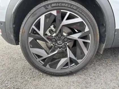 Photo 8 Renault Captur  E-Tech full hybrid 145 ch