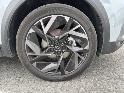 Photo 9 Renault Captur  E-Tech full hybrid 145 ch