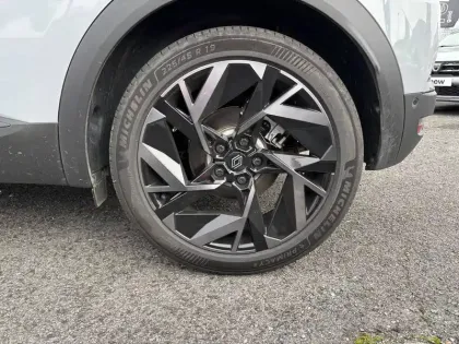 Photo 12 Renault Captur  E-Tech full hybrid 145 ch