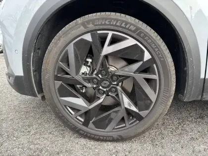 Photo 11 Renault Captur  E-Tech full hybrid 145 ch