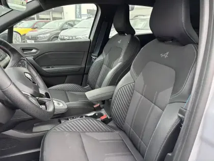 Photo 67 Renault Captur  E-Tech full hybrid 145 ch