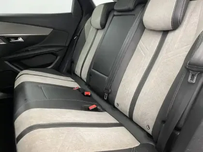 Photo 82 Peugeot 3008  Hybrid 225 e-EAT8