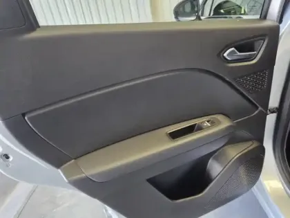 Photo 33 Renault Captur  TCe 140 EDC - 21