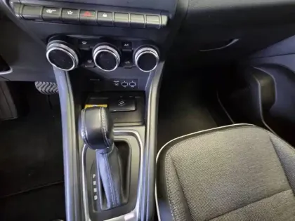 Photo 27 Renault Captur  TCe 140 EDC - 21