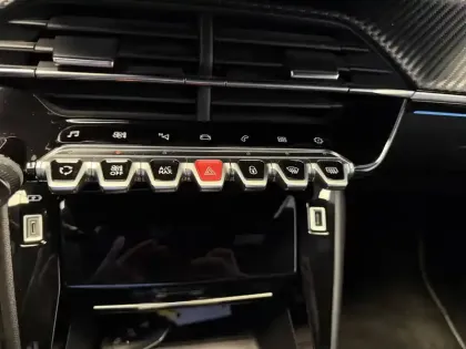 Photo 21 Peugeot 208  PureTech 130 S&S EAT8