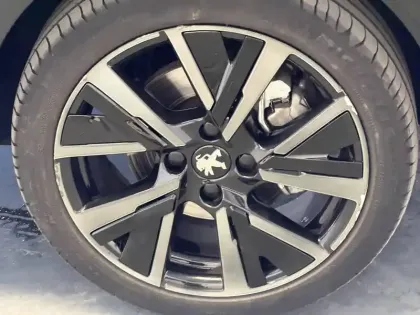 Photo 18 Peugeot 208  PureTech 130 S&S EAT8