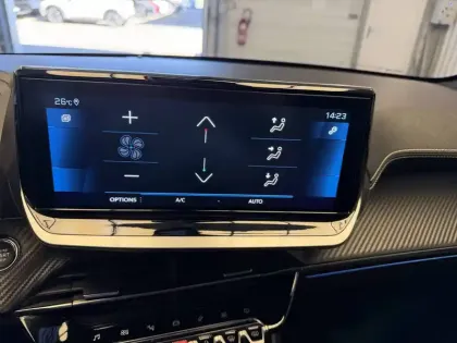 Photo 20 Peugeot 208  PureTech 130 S&S EAT8