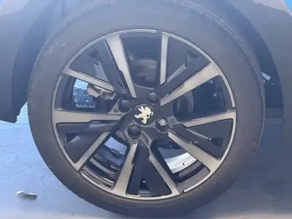 Photo 17 Peugeot 208  PureTech 130 S&S EAT8