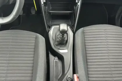 Photo 17 Peugeot 2008  PureTech 100 S&S BVM6