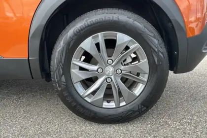 Photo 24 Peugeot 2008  PureTech 100 S&S BVM6