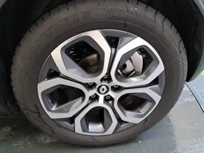 Photo 16 Renault Captur  E-Tech full hybrid 145