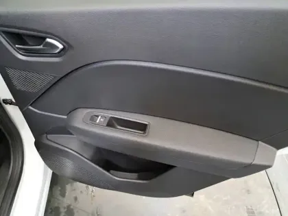 Photo 63 Renault Captur  E-Tech full hybrid 145