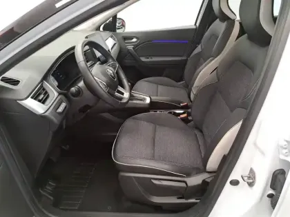 Photo 25 Renault Captur  E-Tech full hybrid 145