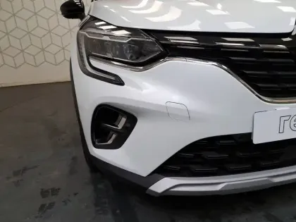 Photo 8 Renault Captur  E-Tech full hybrid 145