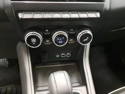 Photo 34 Renault Captur  E-Tech full hybrid 145