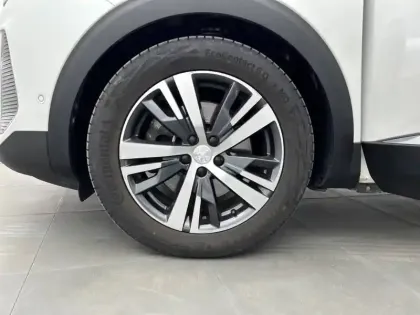 Photo 32 Peugeot 3008  Hybrid 225 e-EAT8