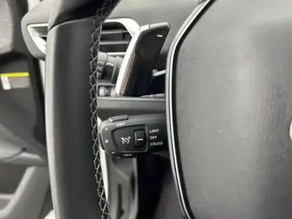 Photo 40 Peugeot 3008  Hybrid 225 e-EAT8