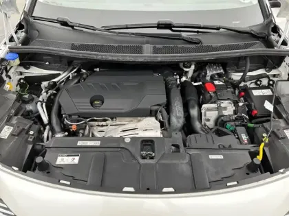 Photo 37 Peugeot 3008  Hybrid 225 e-EAT8