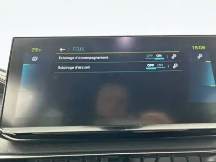 Photo 48 Peugeot 3008  Hybrid 225 e-EAT8