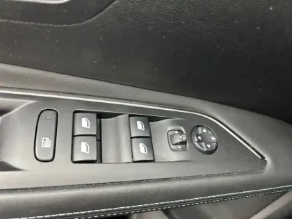 Photo 38 Peugeot 3008  Hybrid 225 e-EAT8